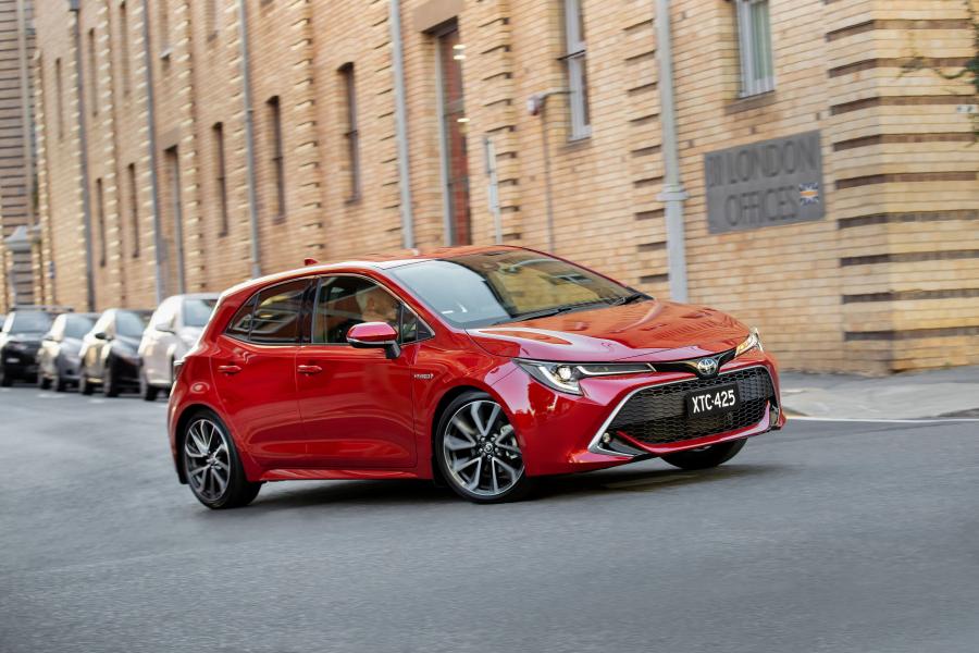  Toyota Corolla ZR Hybrid 2018 года  (AU) (фото 11 из 30)